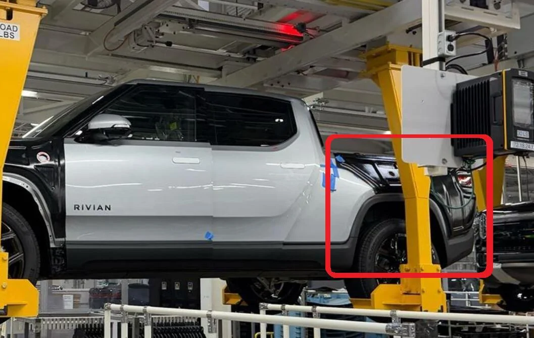 Rivian R1T R1S Factory tour look: Ascend RDU, Gen 2 parts, battery packs, EDV & more -- AMA 1734388760326-l5