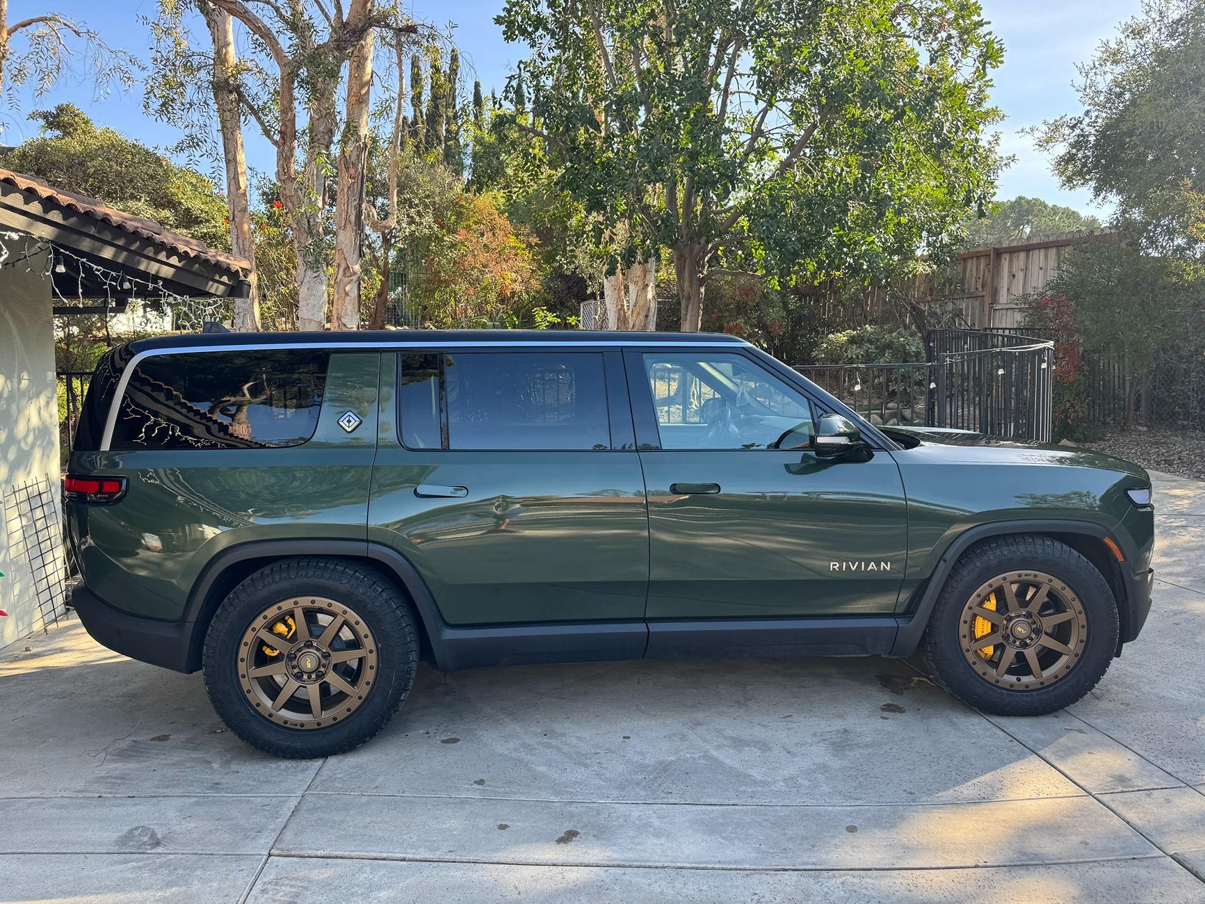 Rivian R1T R1S Arroyo Tamarack A/T 275/60r20 Tires - First Impressions IMG_2560
