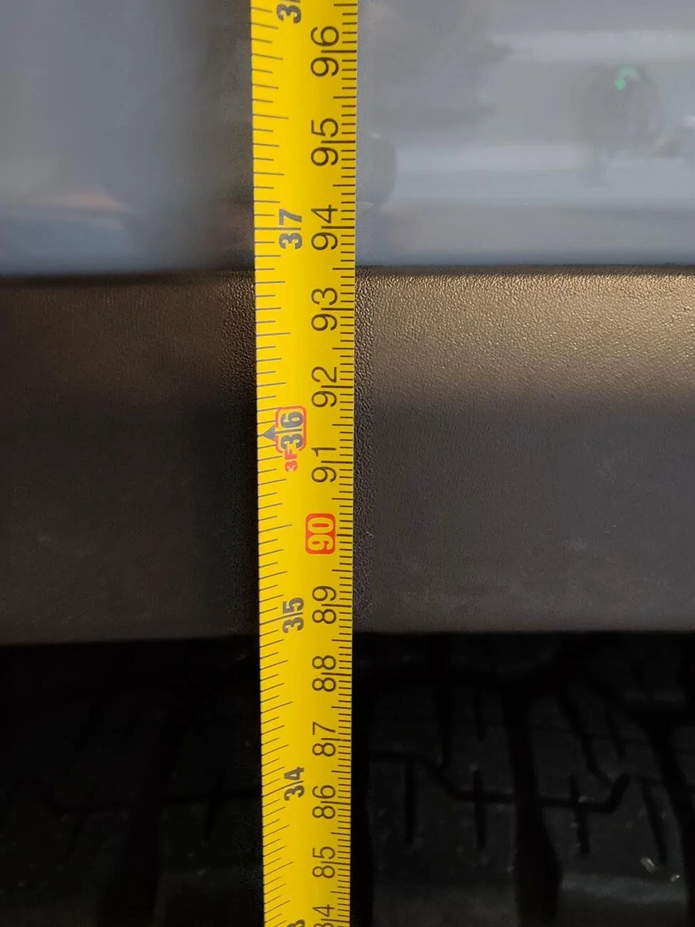 Rivian R1T R1S Suspension heigh difference between the wheels - what is considered normal? 1734643341645-9l