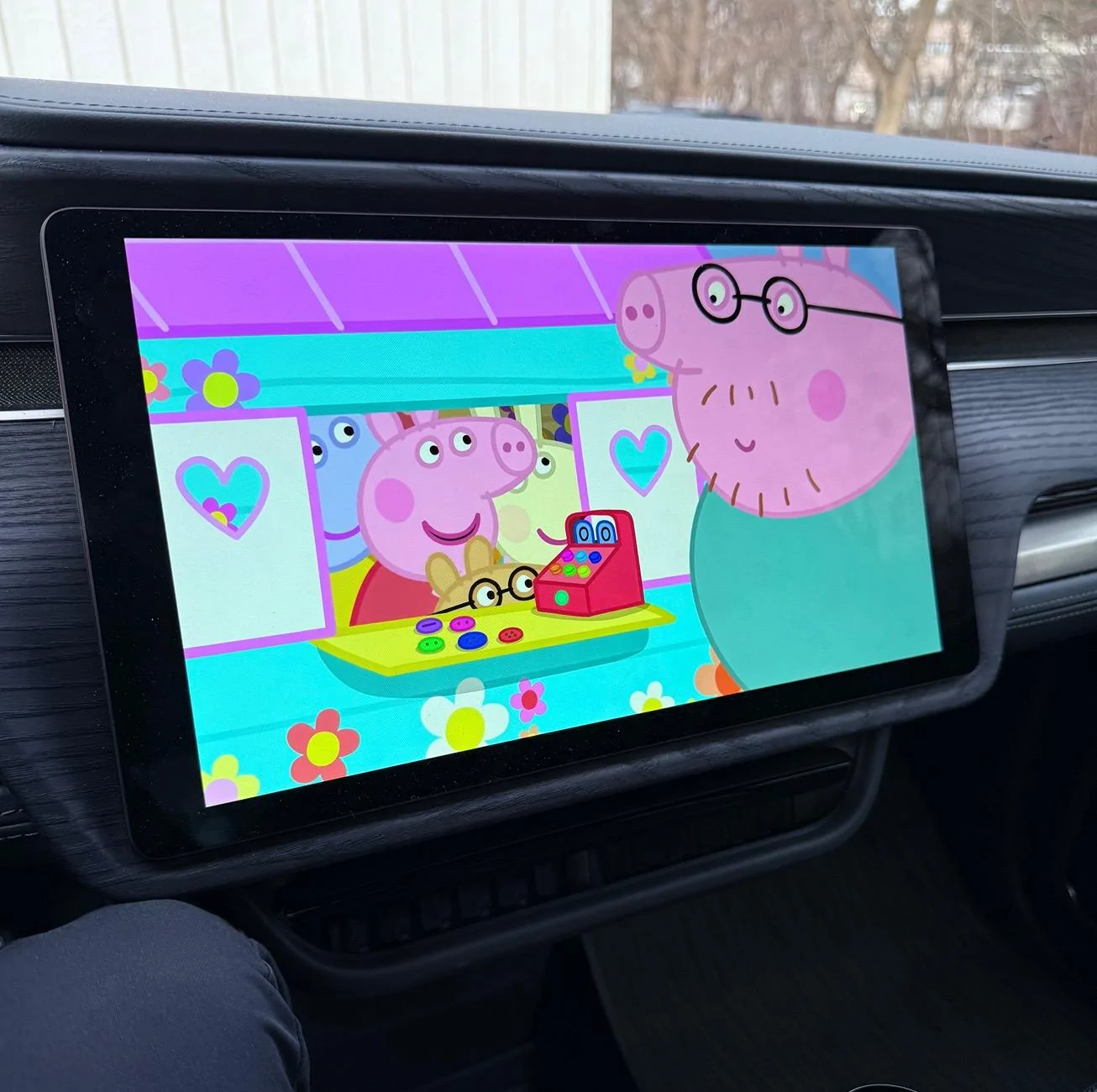 Rivian R1T R1S Video: Google Cast in action (from new Rivian update) IMG_2030