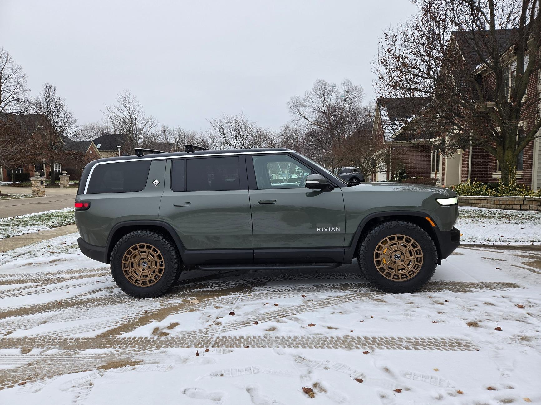 Rivian R1T R1S Black Rhino Voltaic Wheels with Mickey Thompson Baja Boss AT Tires on R1S 20241223_121243