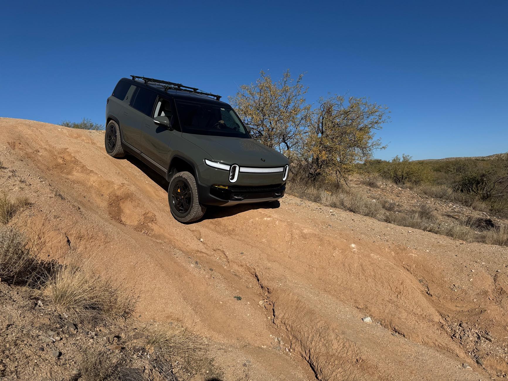 Rivian R1T R1S My first time off-roading with the R1S - photos & videos IMG_1258