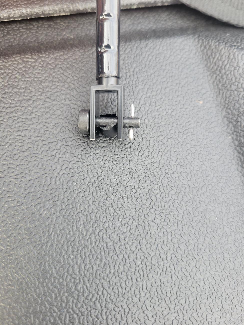 Rivian R1T R1S 9 days after manual tonneau cover delivery, it's broken 1000012228