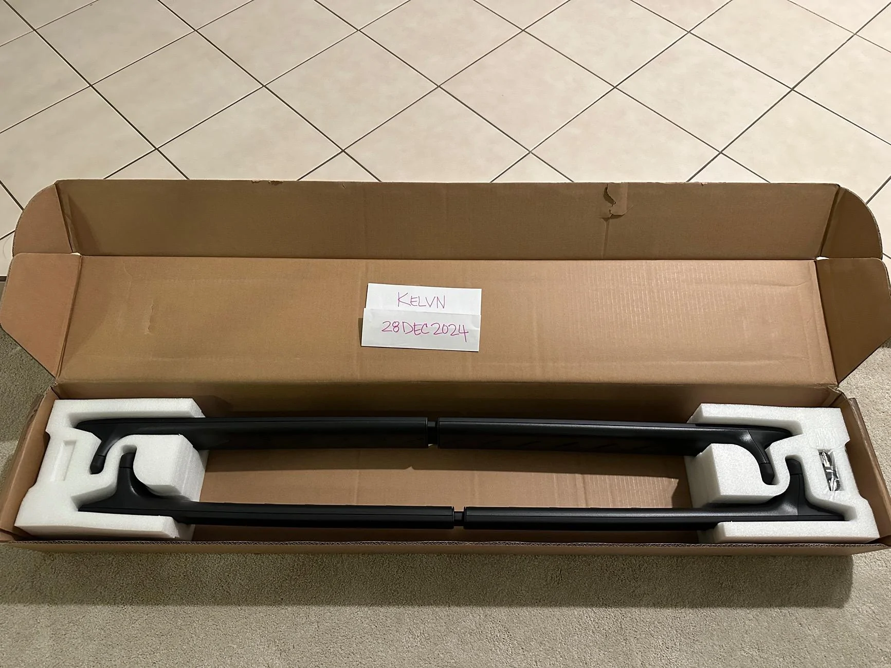 Rivian R1T R1S OEM Dark Crossbars - For Sale IMG_7720