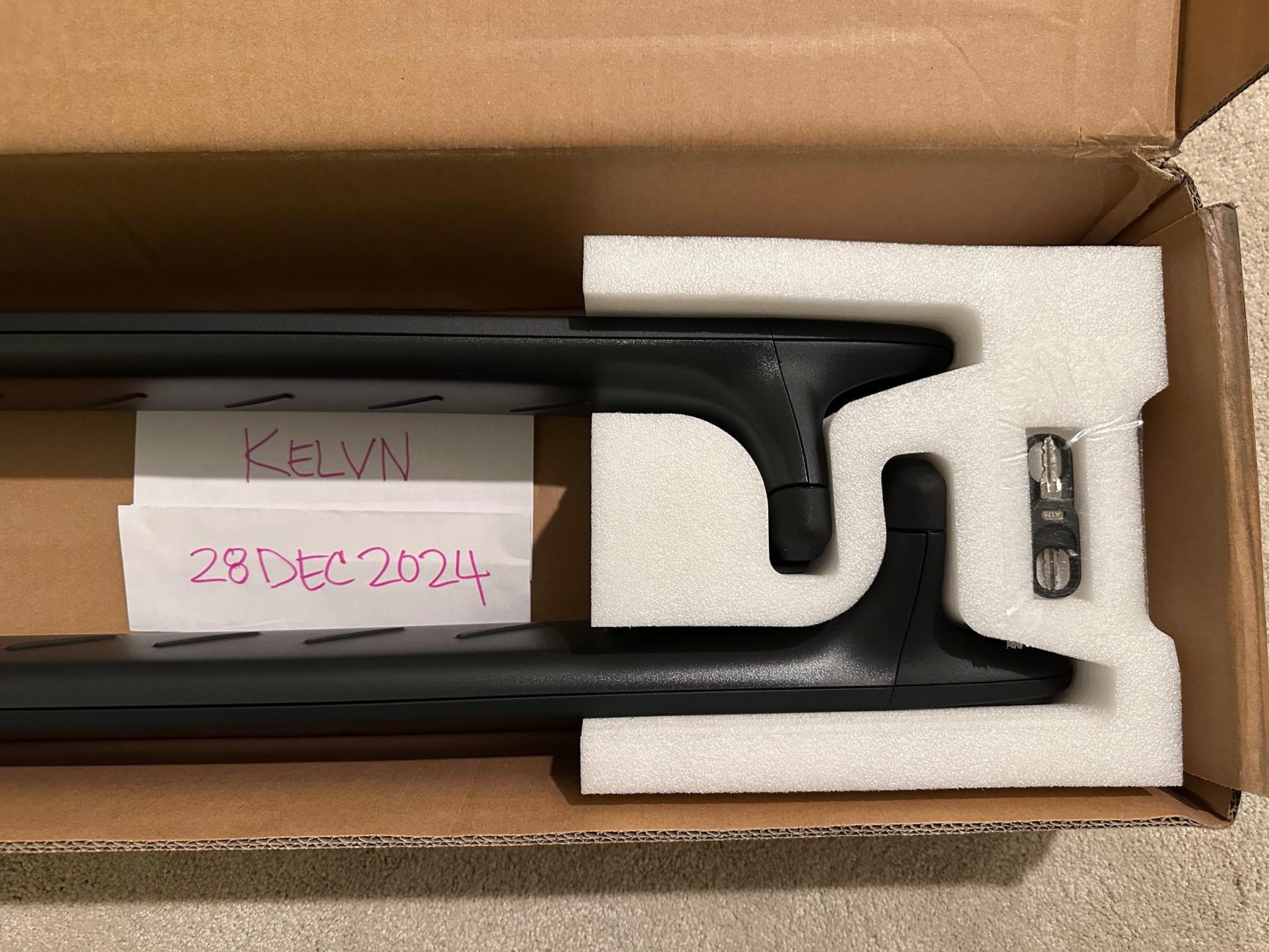Rivian R1T R1S OEM Dark Crossbars - For Sale IMG_7722