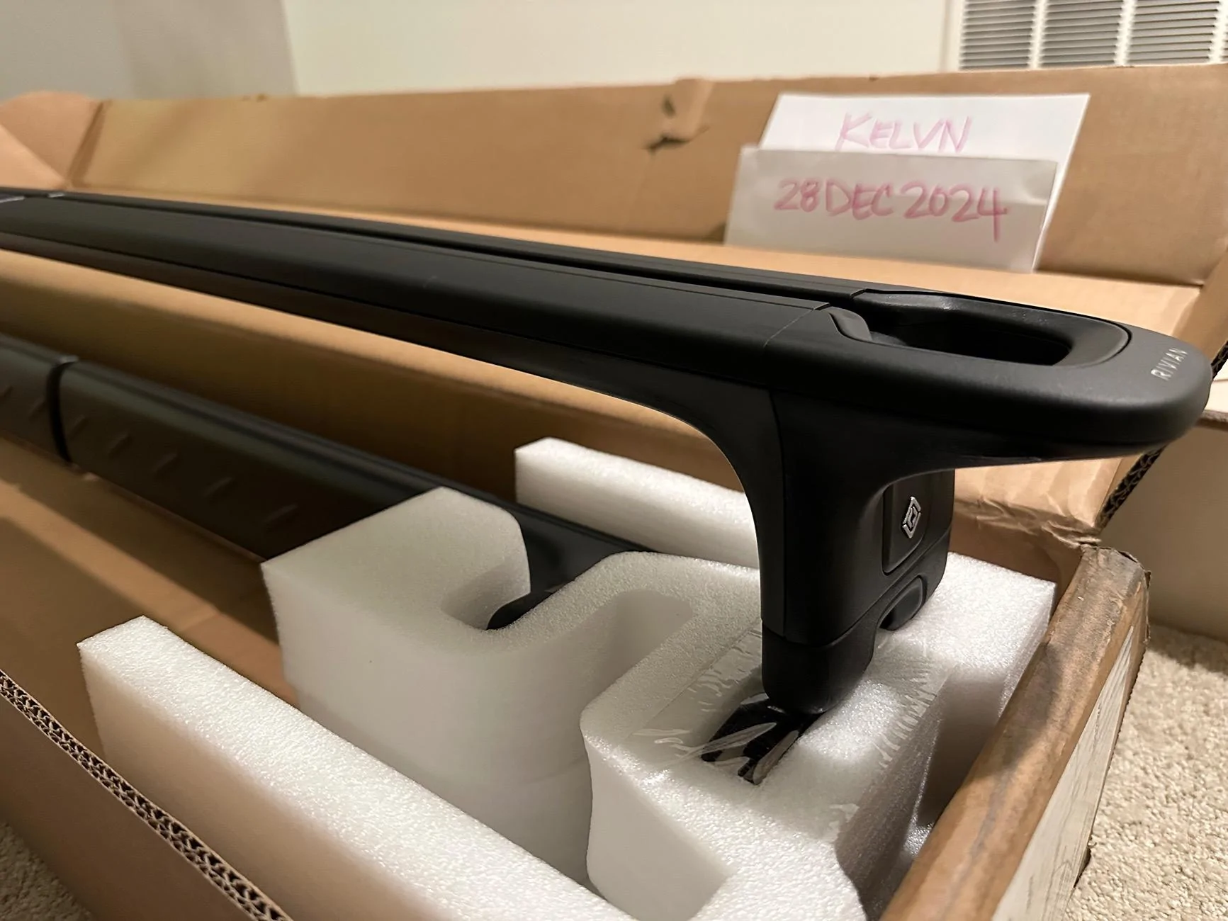 Rivian R1T R1S OEM Dark Crossbars - For Sale IMG_7723