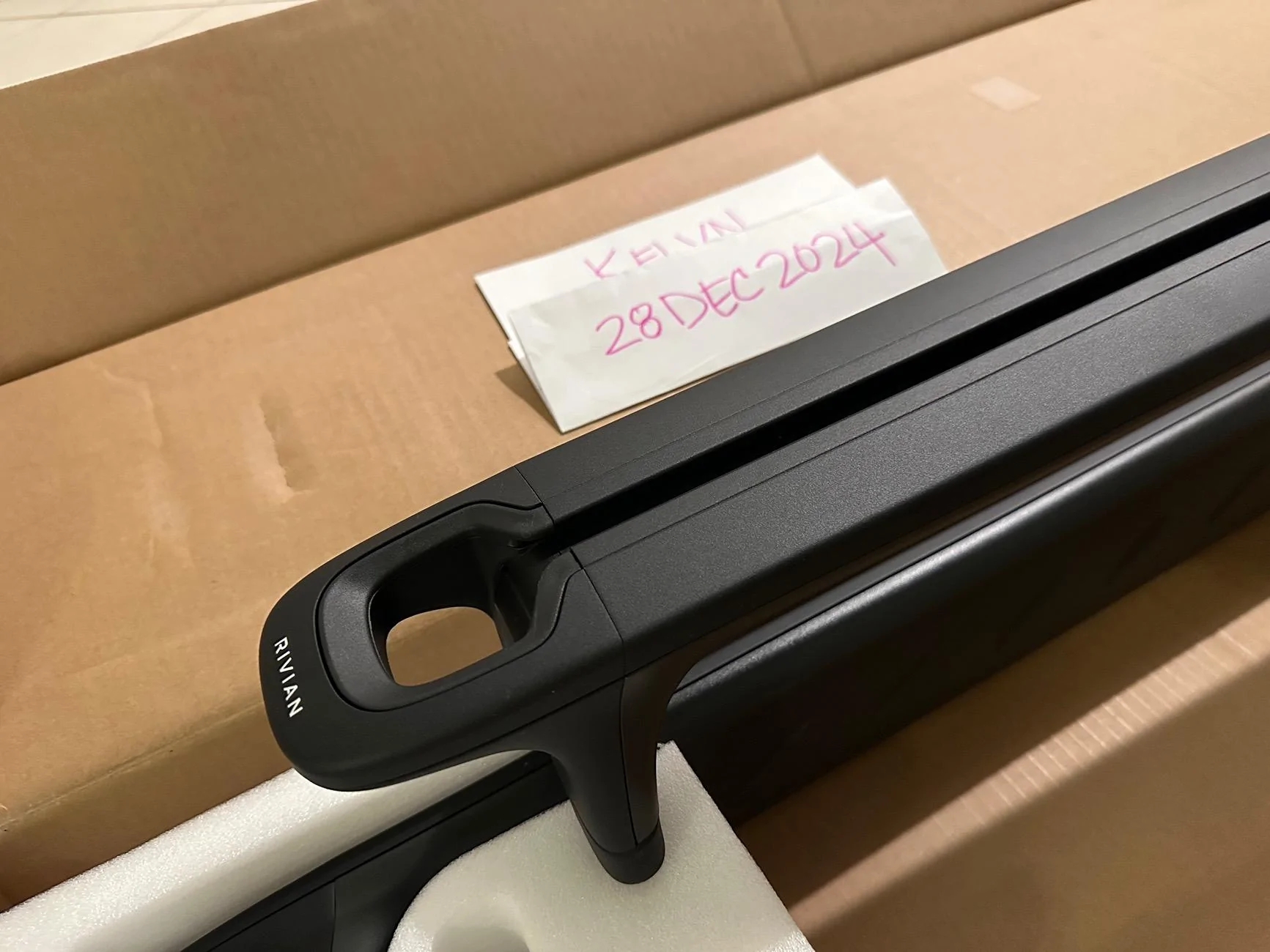 Rivian R1T R1S OEM Dark Crossbars - For Sale IMG_7724
