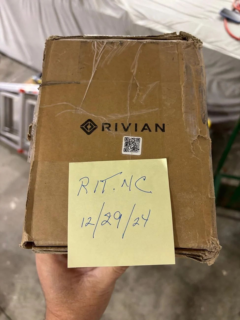 Rivian R1T R1S NEW in Box OEM Crossbars Silver IMG_5541