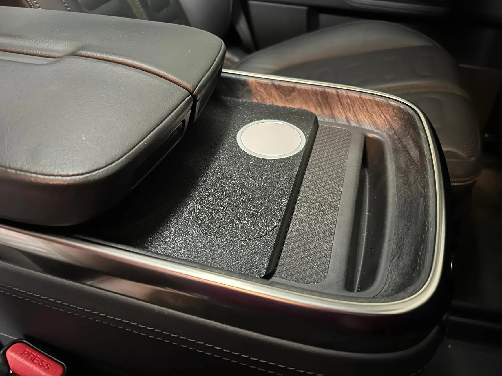 Rivian R1T R1S MagSafe Charging Mat Update 1735793079040-v7
