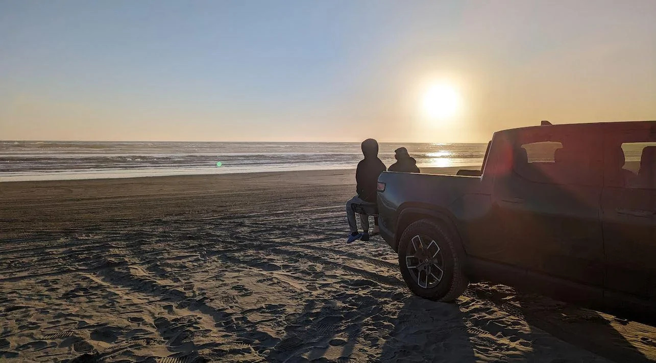 Rivian R1T R1S Introductions & Welcome Thread 👋 beach_truck
