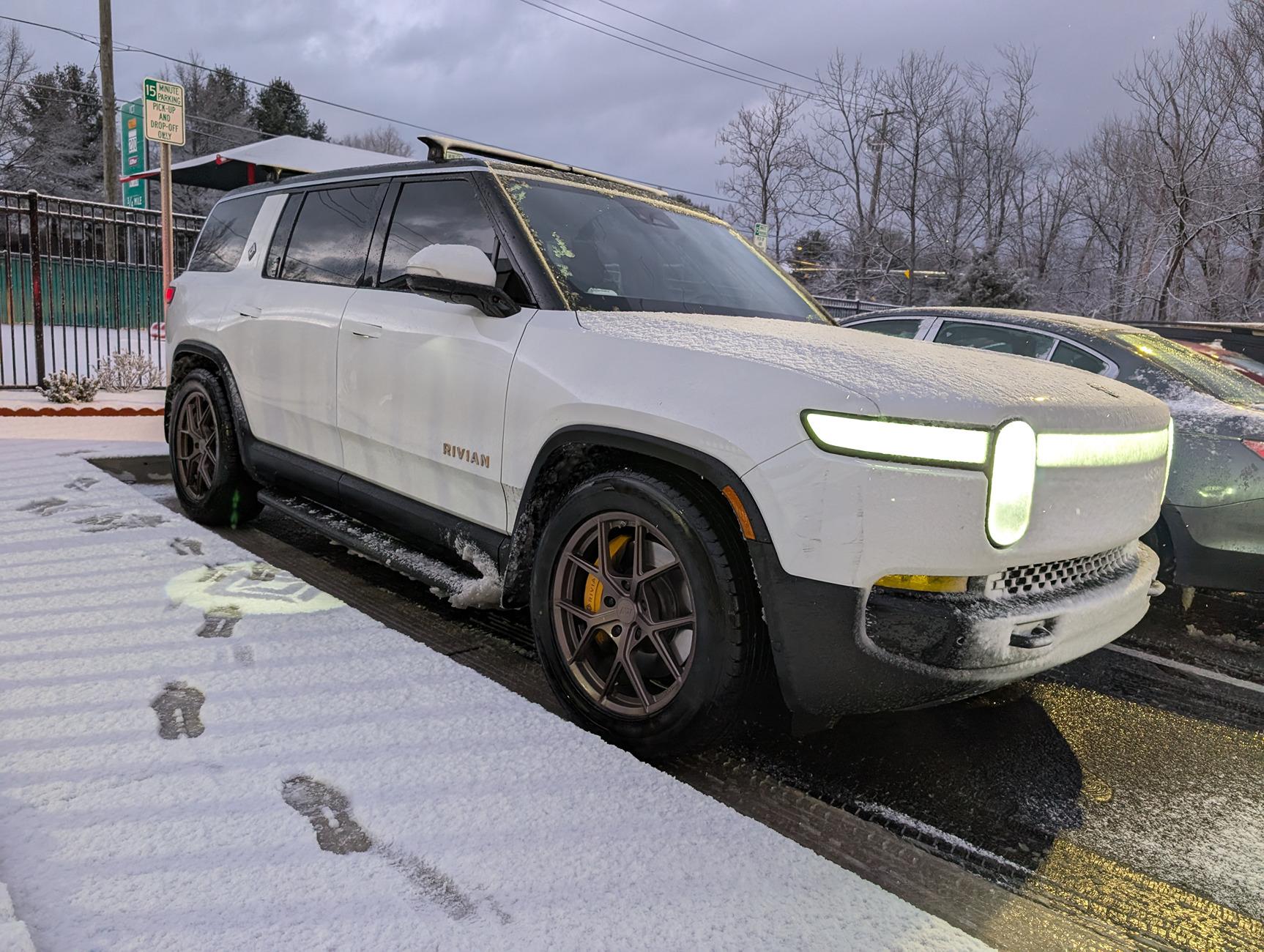 Rivian R1T R1S Creating the Ultimate Wheel/Tire Combo (Help Needed) PXL_20250103_221239751