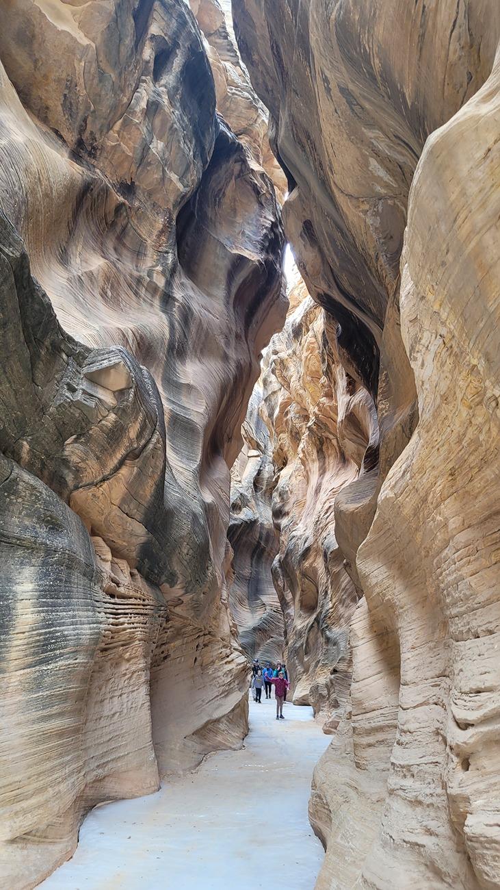 Rivian R1T R1S Exploring southern Utah slot canyons over New Years 20250101_115038
