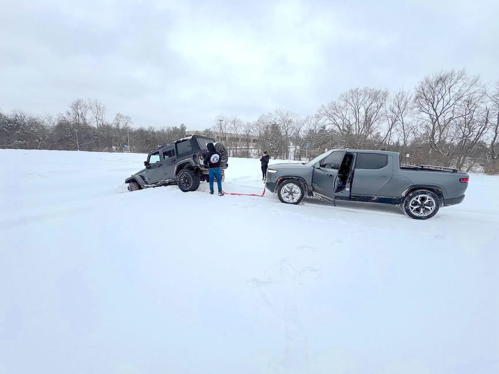 Rivian R1T R1S RIVIAN saves JEEP in over his head (literally) IMG_6896