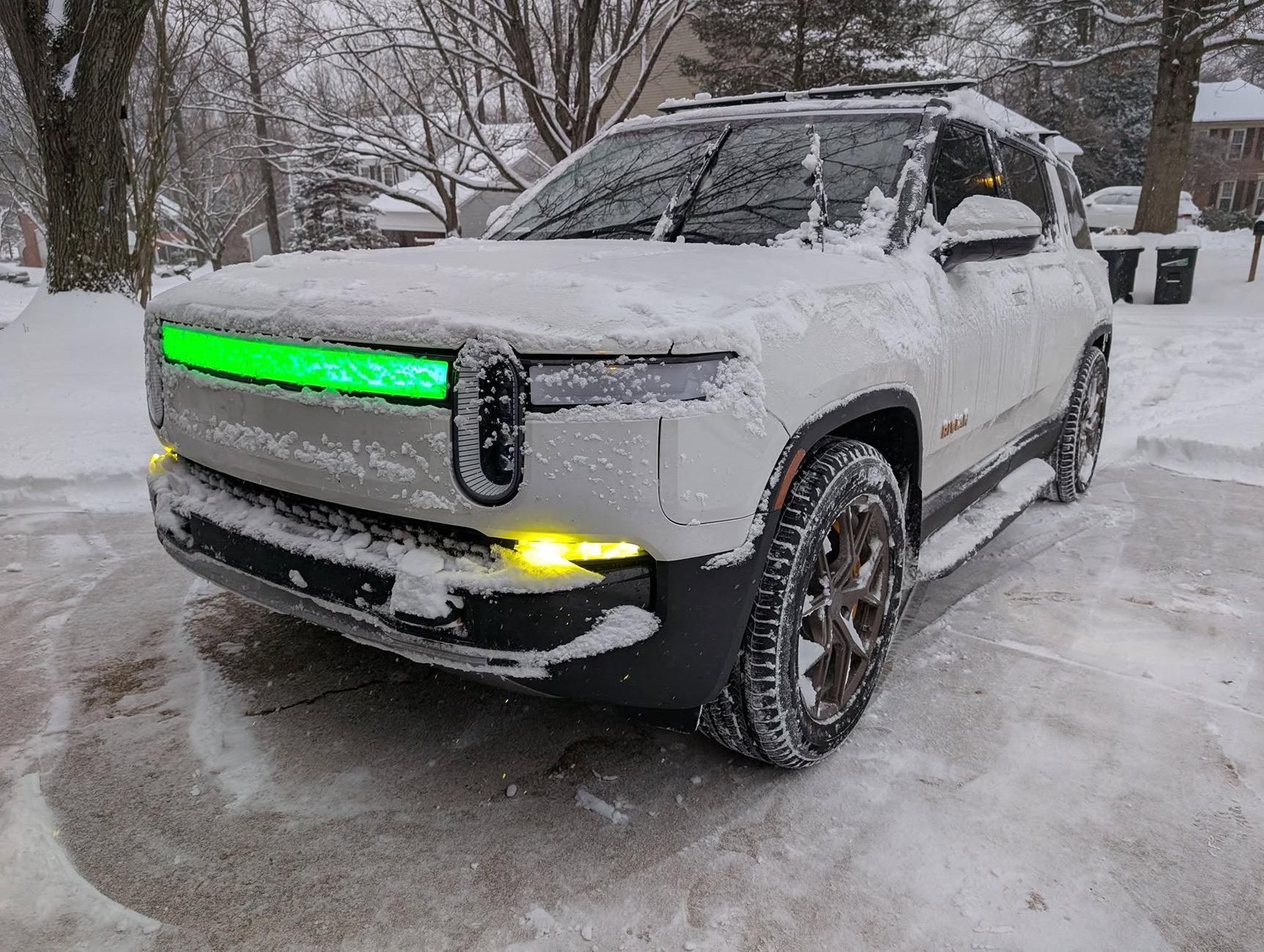 Rivian R1T R1S Creating the Ultimate Wheel/Tire Combo (Help Needed) 472714641_3097732300365416_1044583711772239262_n