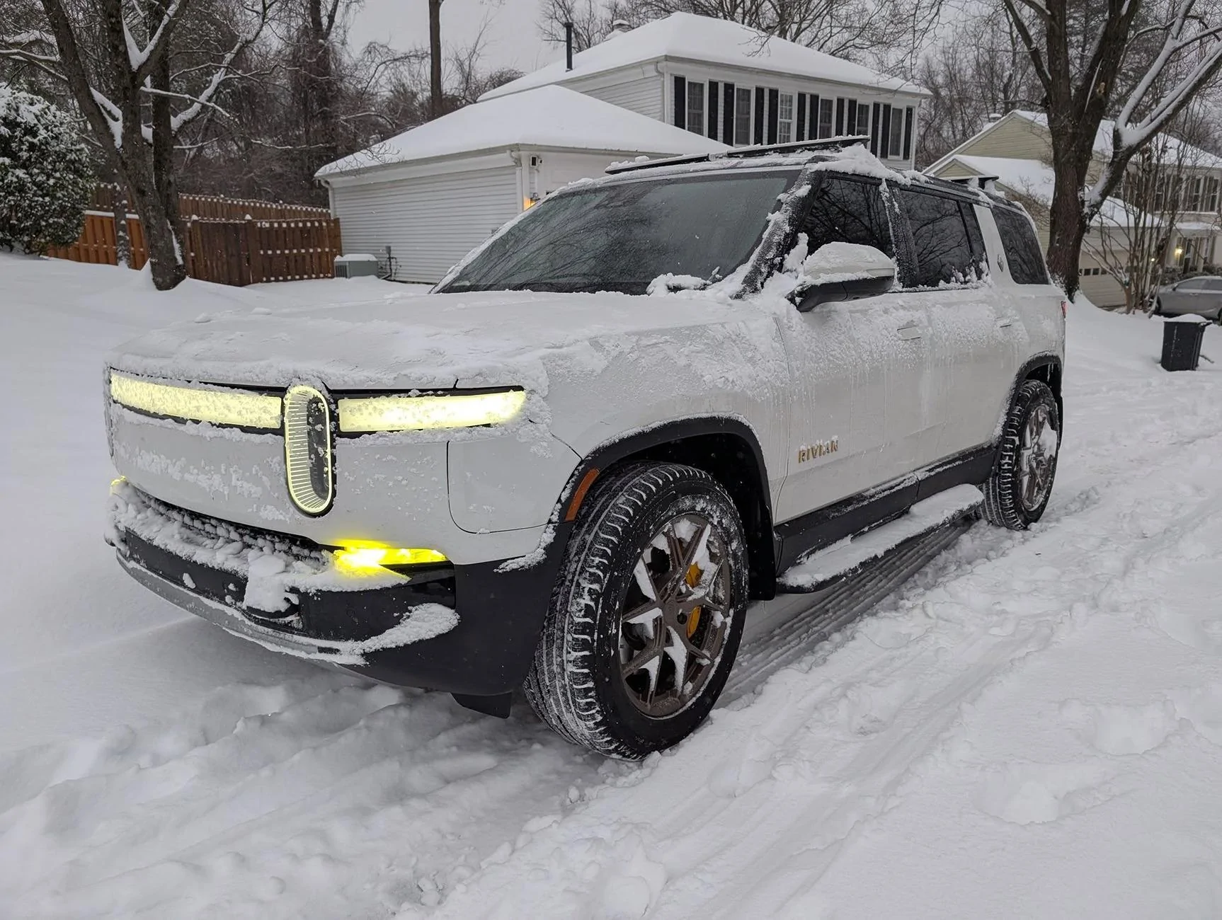 Rivian R1T R1S Creating the Ultimate Wheel/Tire Combo (Help Needed) 472828157_3097732230365423_3343841777727734689_n