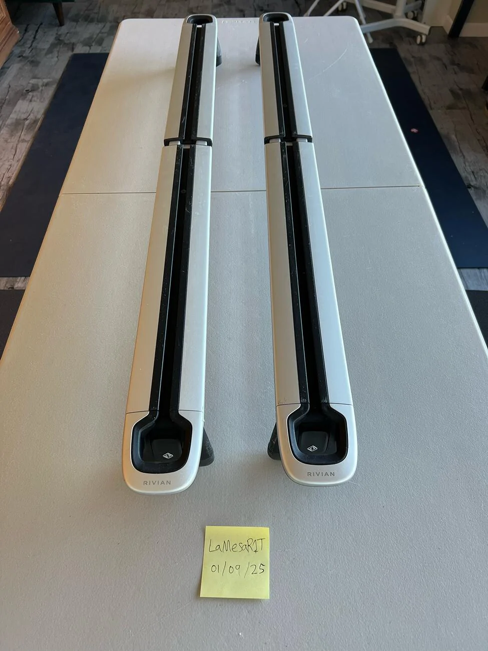 Rivian R1T R1S Used Silver Crossbars IMG_8493