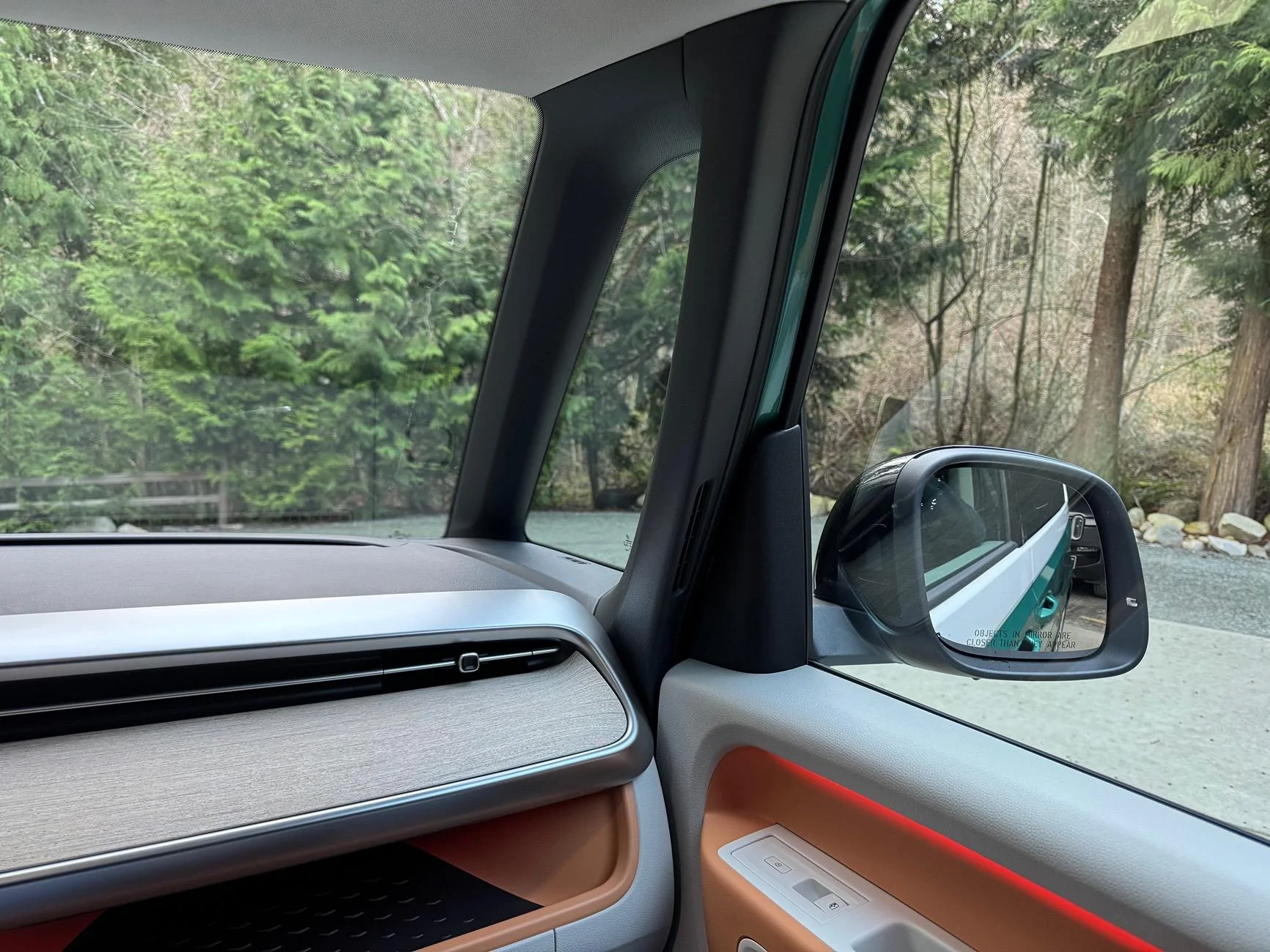 Rivian R1T R1S Finally saw an ID Buzz 1736624335051-wd