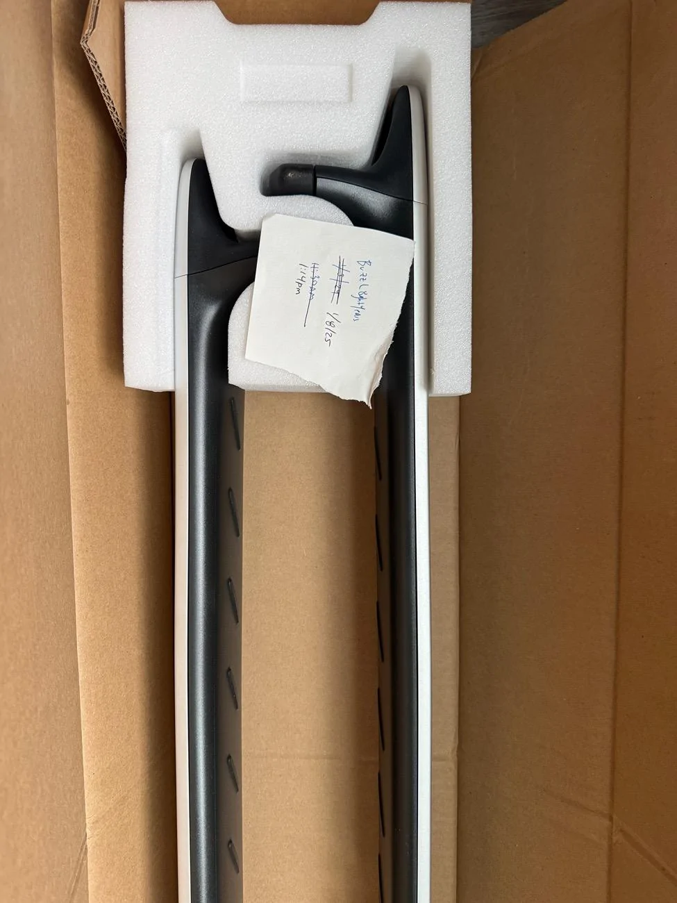Rivian R1T R1S FS New Rivian OEM Crossbars Silver IMG_4633