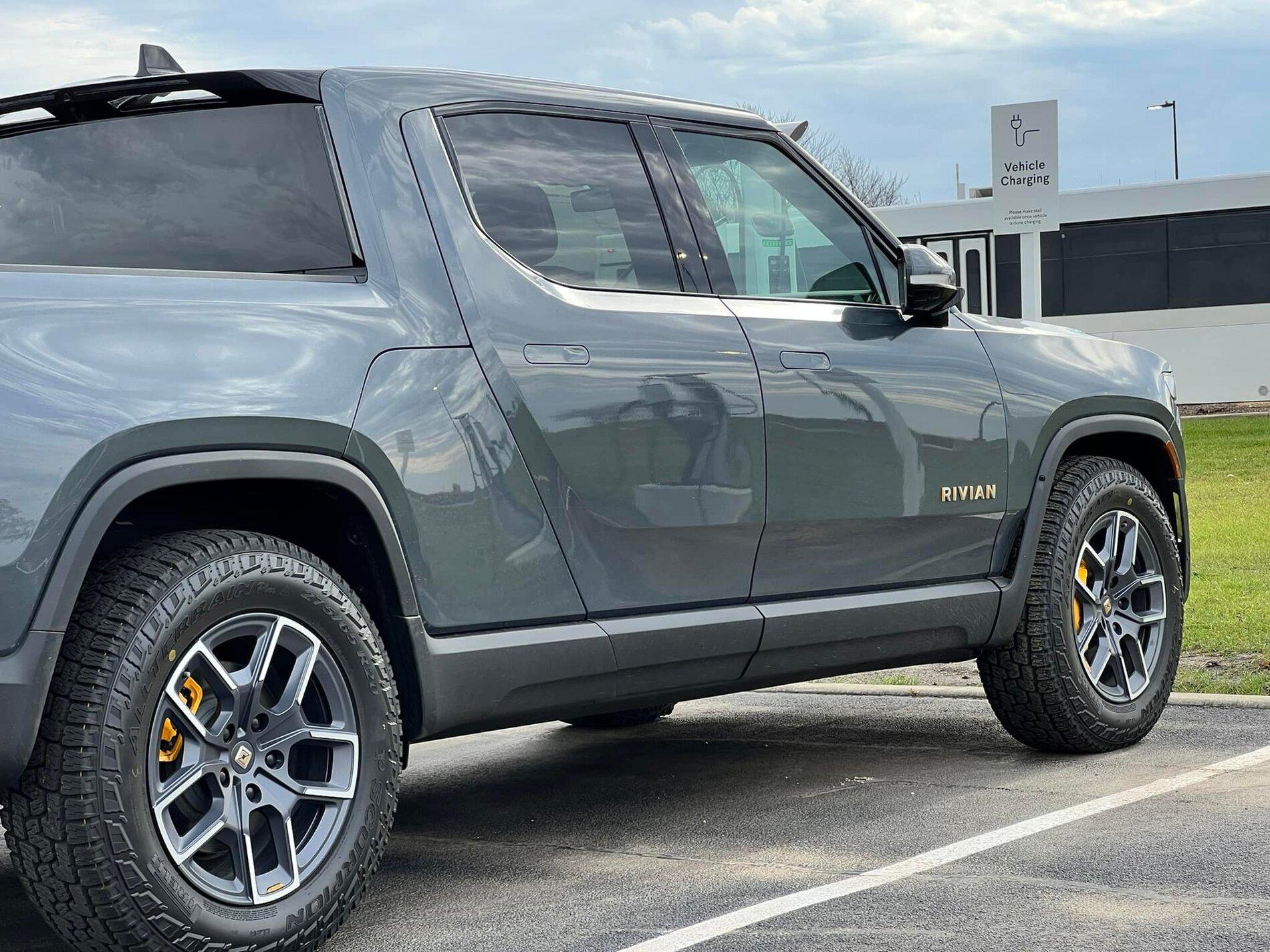 Rivian R1T R1S El CAP GRANITE Rivian Photos 260959759_10165958547875313_3491109117510279176_n