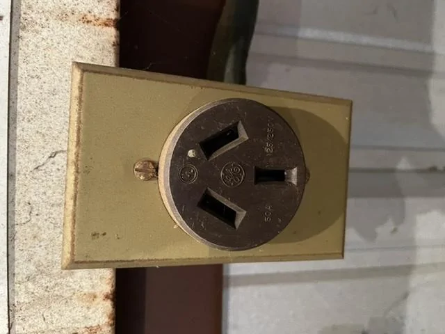 Rivian R1T R1S Can I charge from this outlet? ?hash=3a8da937ee91f9e4e48cb9bacd8c9c8f