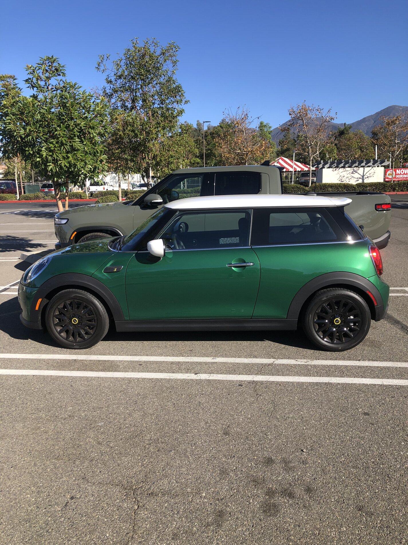 Rivian R1T R1S Practically The Same Size? AA48A81B-623F-4514-A709-E75D3DEAFA33