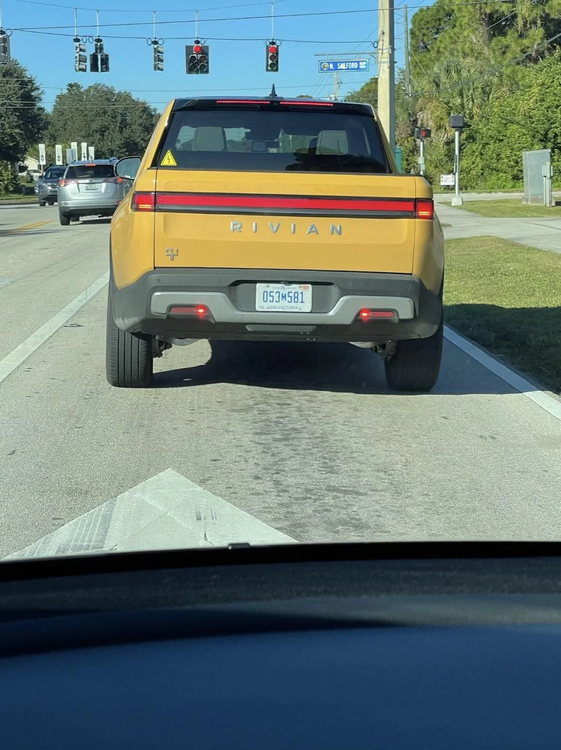 Rivian R1T R1S Real Rivian Photos & Videos 7B3E9C9A-A5EF-4D8B-8FC2-3AD6D8A4580F