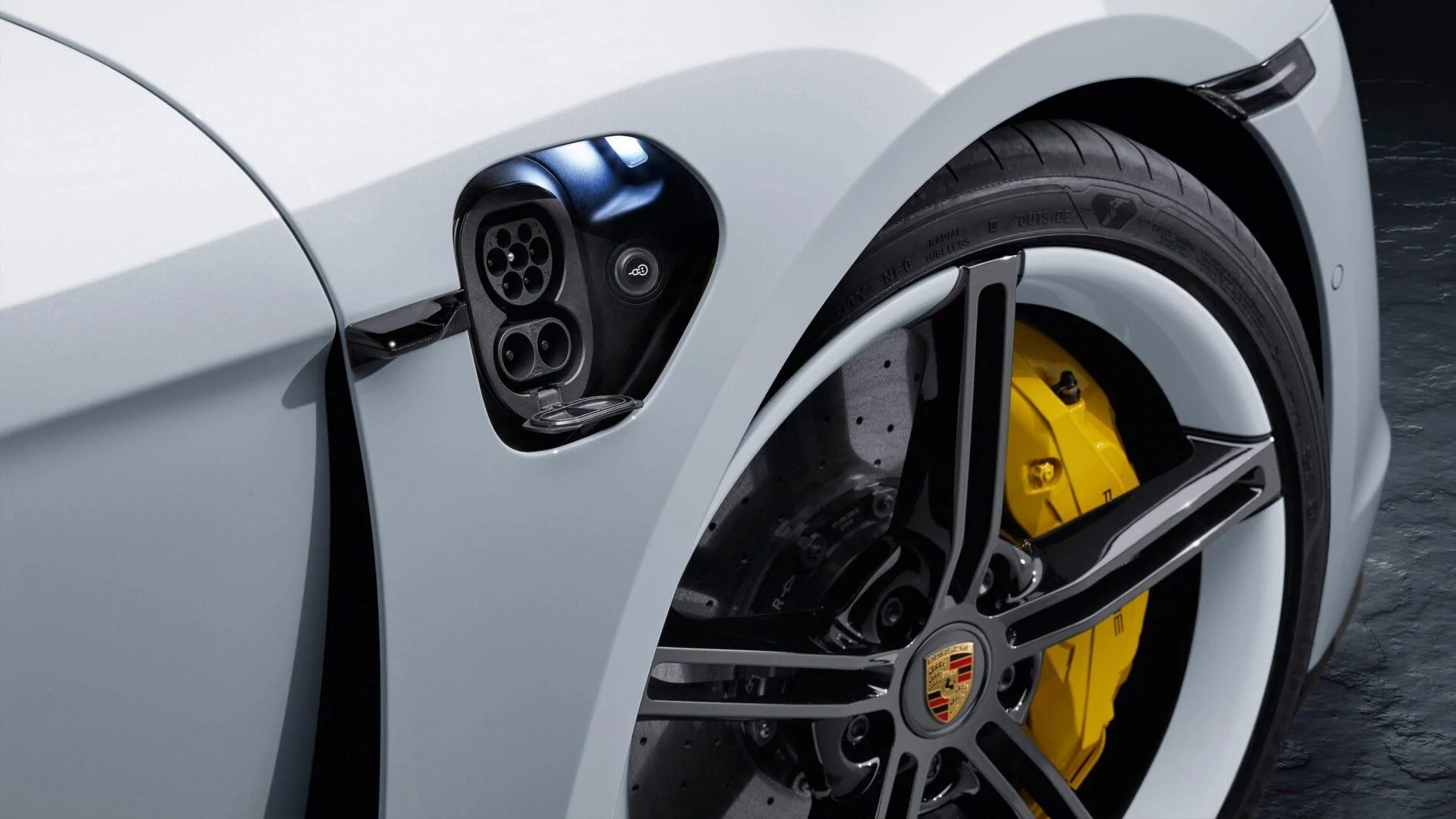 Rivian R1T R1S Porsche Whistleblower: “60% of all delivered Taycan have battery issues that caused replacements, damages and fires” porsche-taycan-charging-scaled