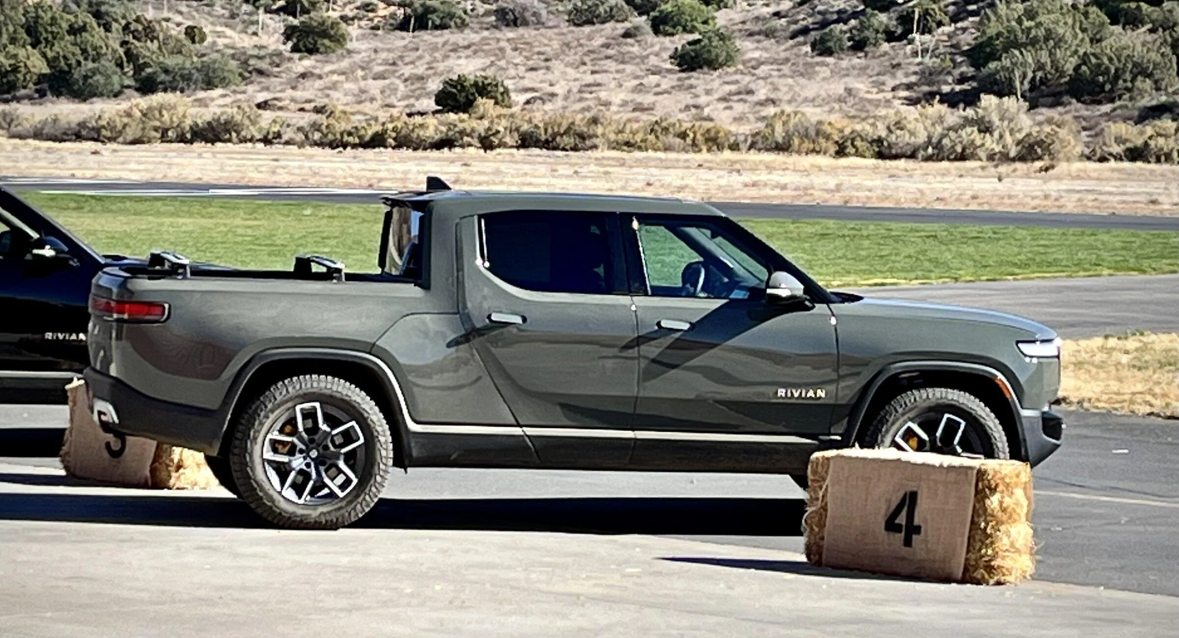 Rivian R1T R1S Agua Dulce LA First Drive Event Impressions & Reactions (w/ Videos & Photos) 77059550-0554-45A4-BFAB-9E9634171BD5