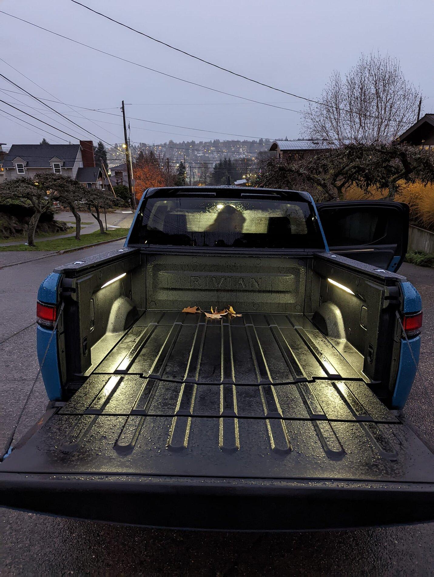 Rivian R1T R1S Bed Lighting 859817_10112147756740018_2406847899292247558_n-