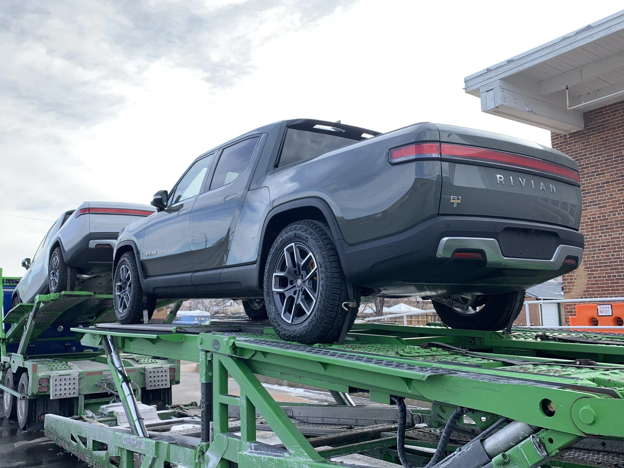 Rivian R1T R1S Rivian Service Centers / Retail Locations List / Other Facilities (Pics & Updates) 68AA9B35-6D36-46AC-8C1C-574DB8712445