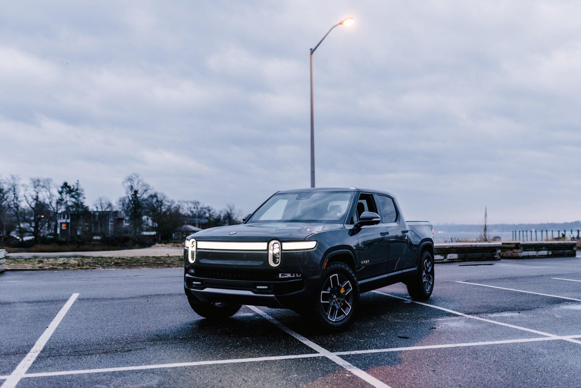Rivian R1T R1S ? First non-Rivian employee delivery - to owner in NYC!! [Updated with Owner's Q&A, Info, Feedback] f0ghfnbjr0581