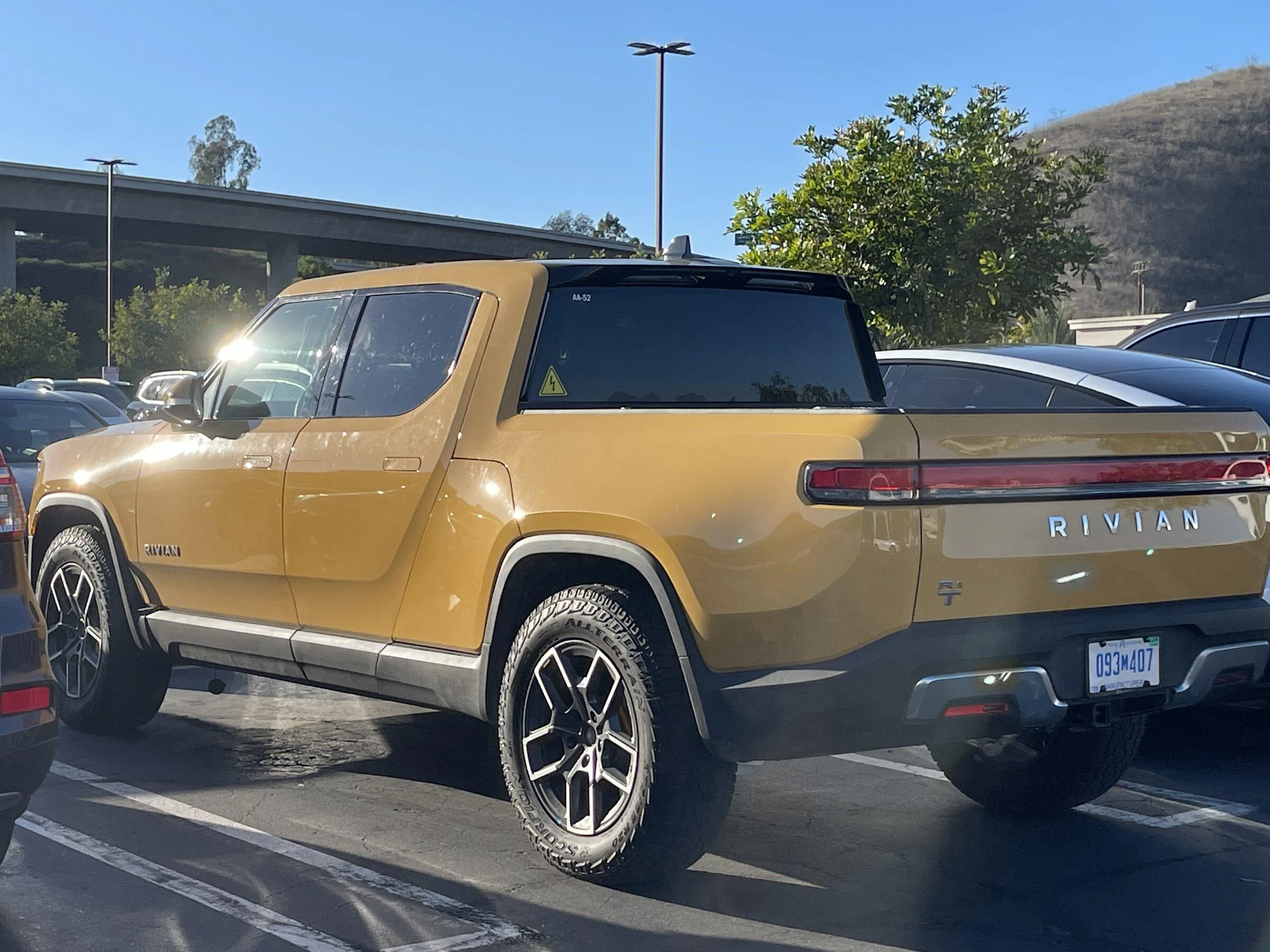 Rivian R1T R1S Real Rivian Photos & Videos 35E73C85-8162-4687-92CB-30CA6C4A1B5F