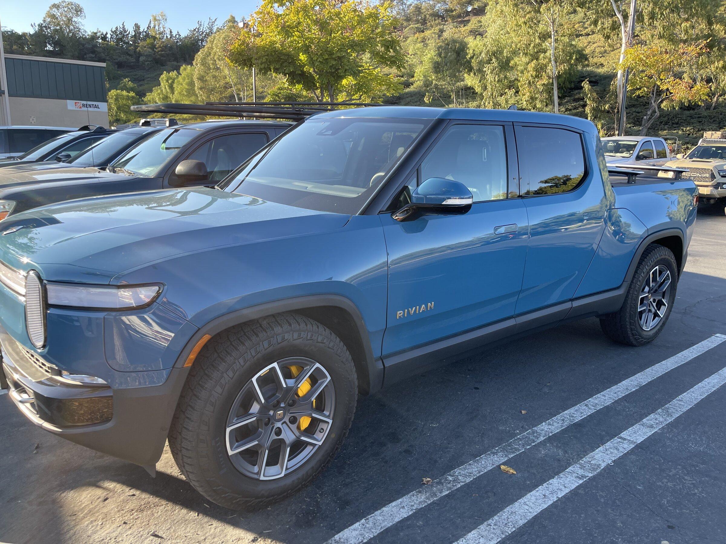 Rivian R1T R1S Real Rivian Photos & Videos 18F19751-0CA9-49F7-A3BA-CD8F68590761