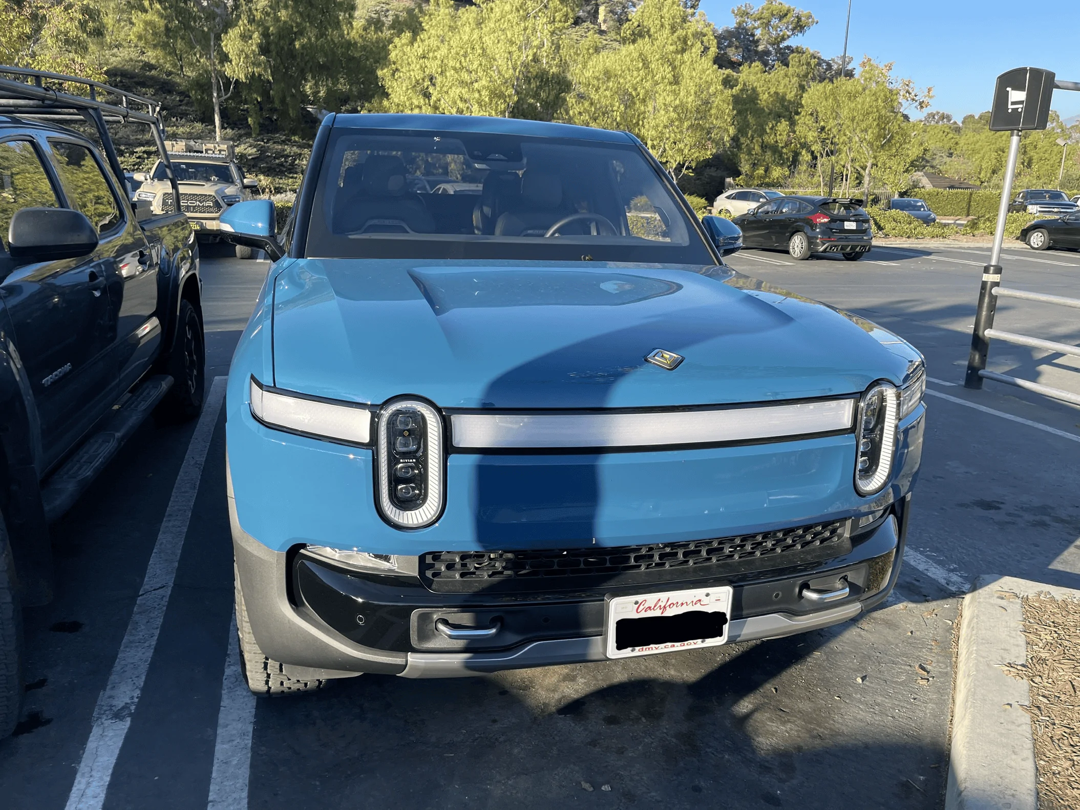 Rivian R1T R1S Where does the front license plate get mounted? 1639406513930