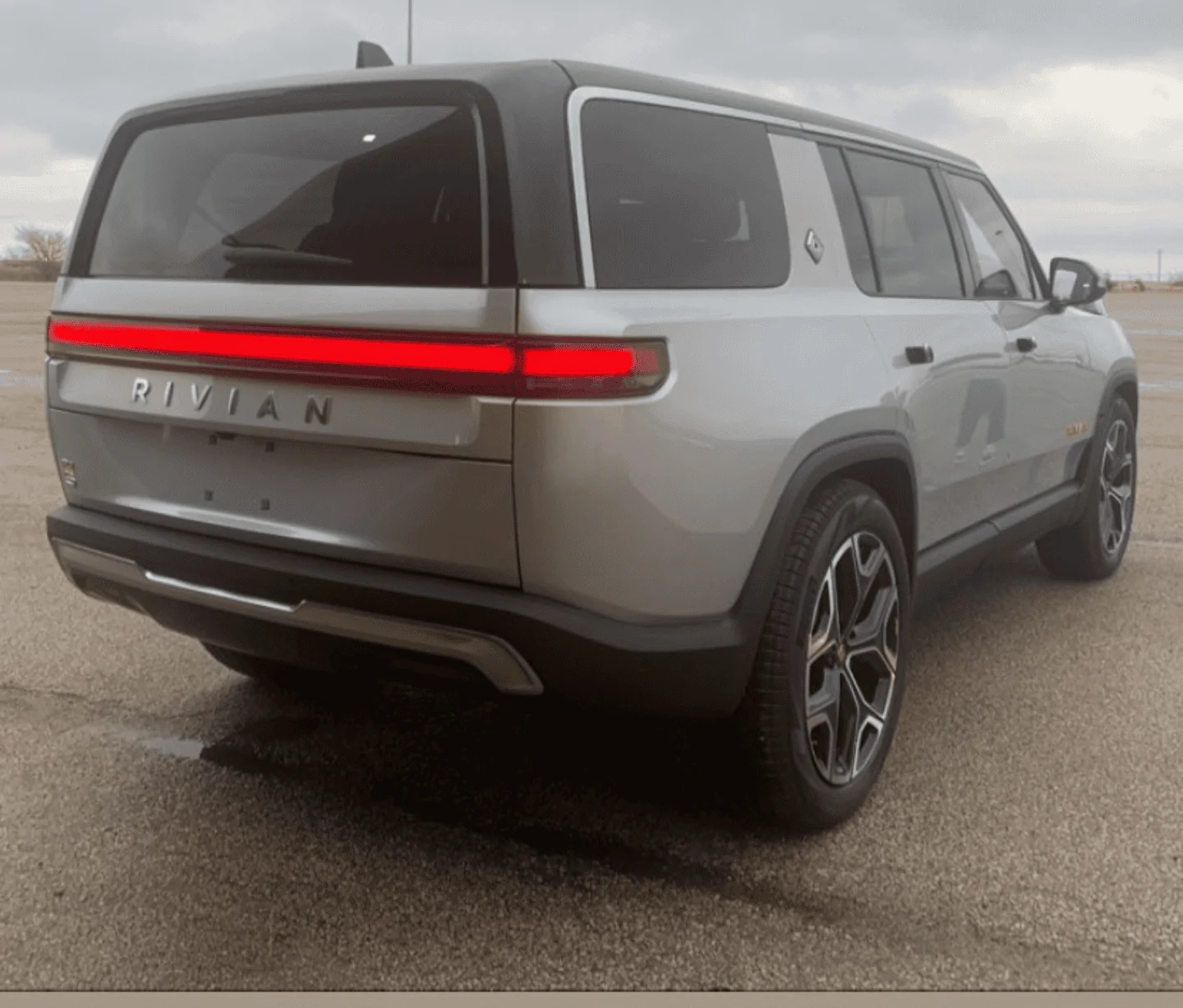 Rivian R1T R1S Possibly first R1S delivered (probably to an employee) Screenshot_20211216-083211~2