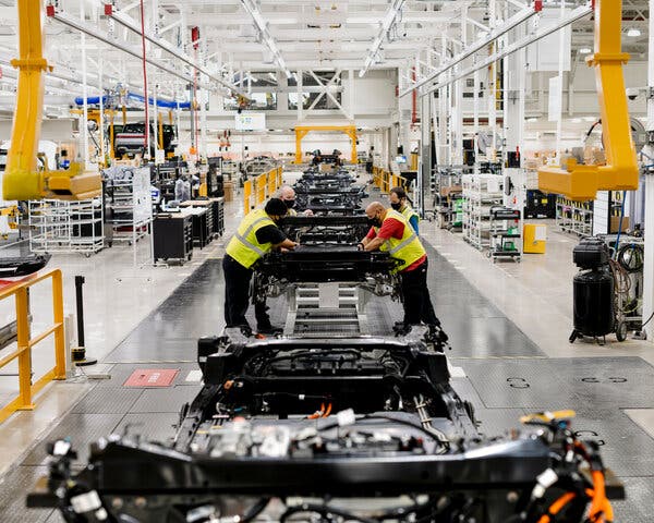 Rivian R1T R1S ? Official: Rivian Will Build a New Factory in Georgia With 400K / Yr Vehicle Capacity and Employ 7,500 People 16rivian-articleLarge