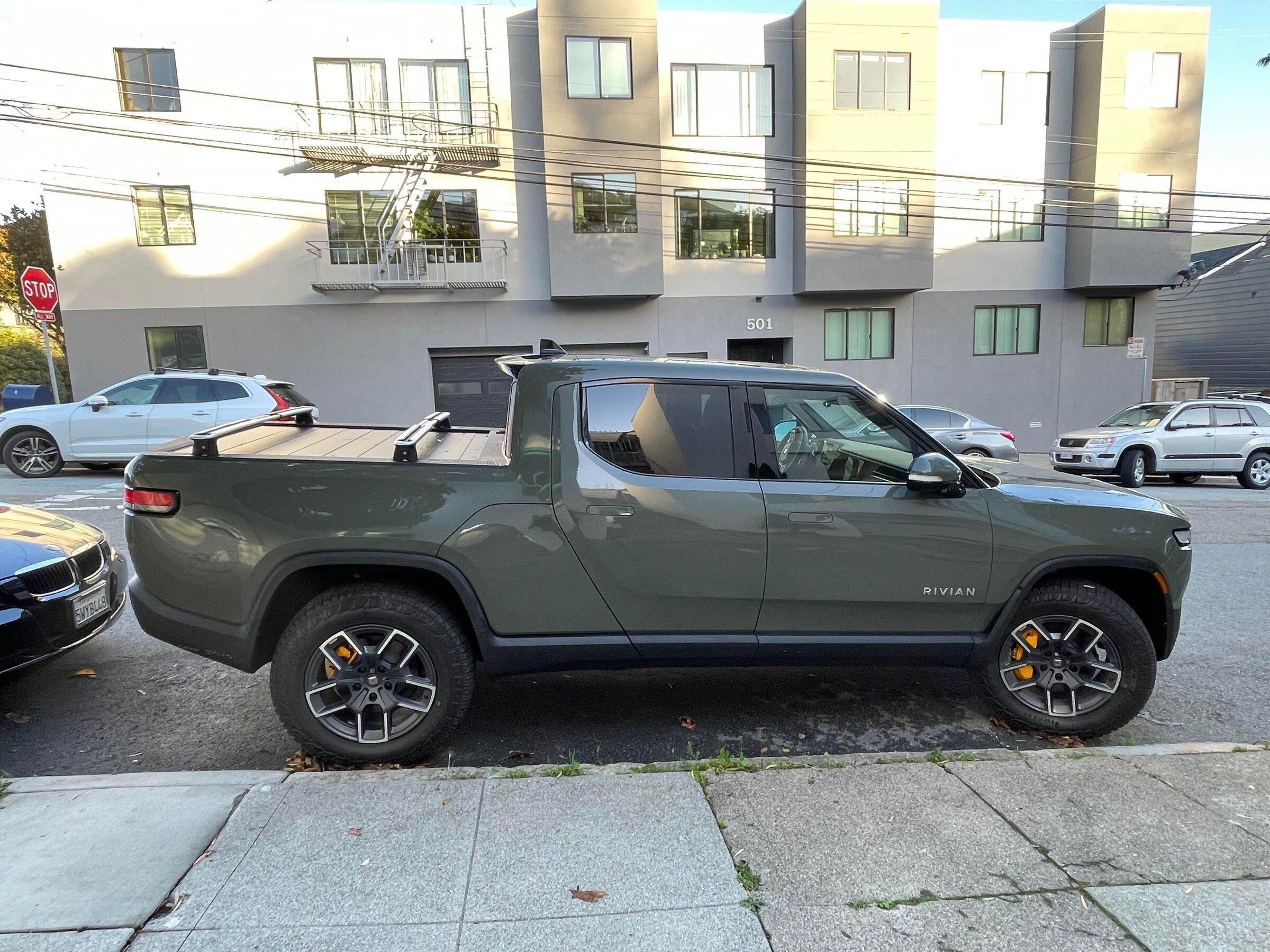 Rivian R1T R1S LAUNCH GREEN R1T Photos yud5m93rvz581