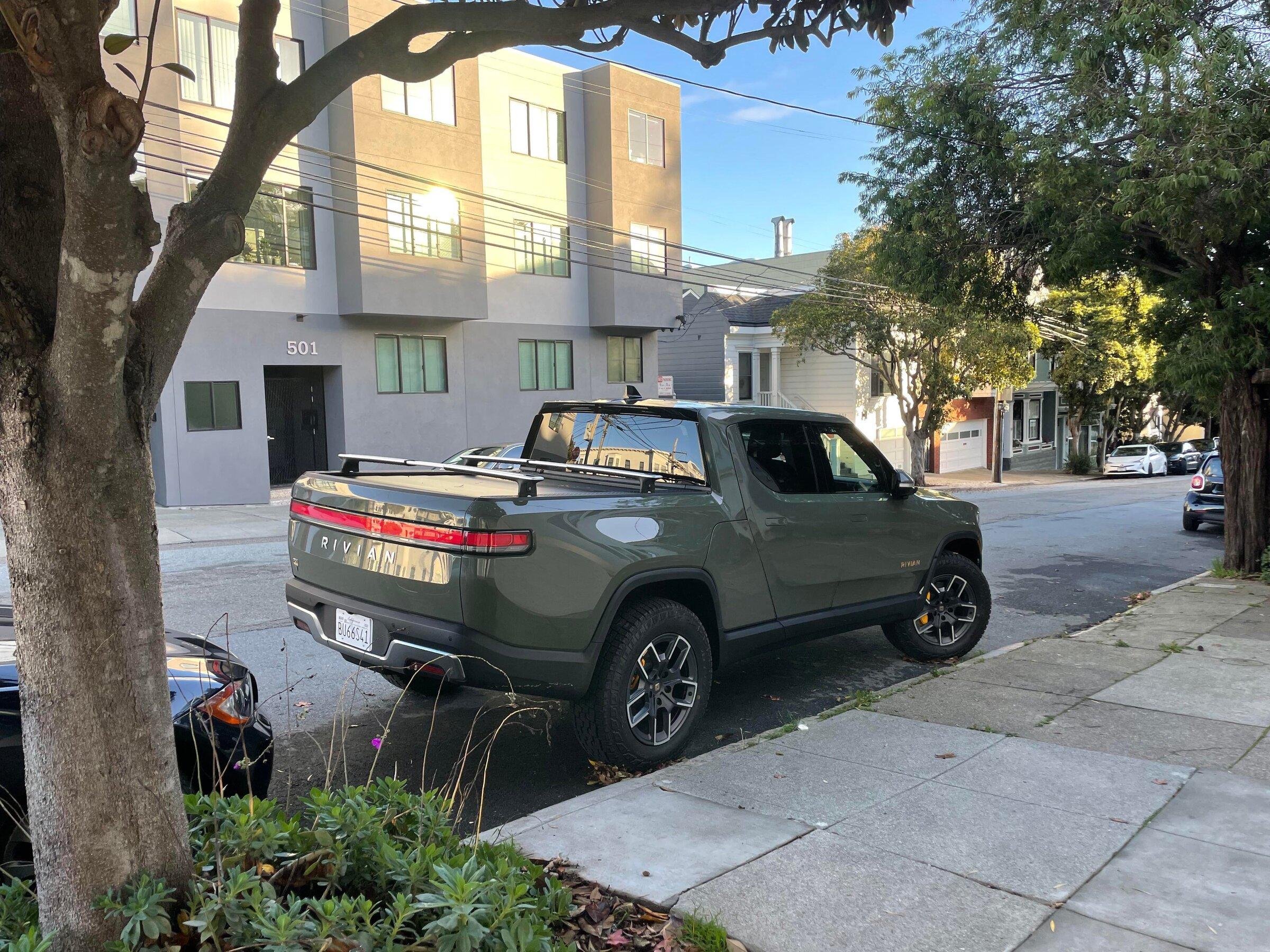 Rivian R1T R1S LAUNCH GREEN R1T Photos yr0rqa3rvz581