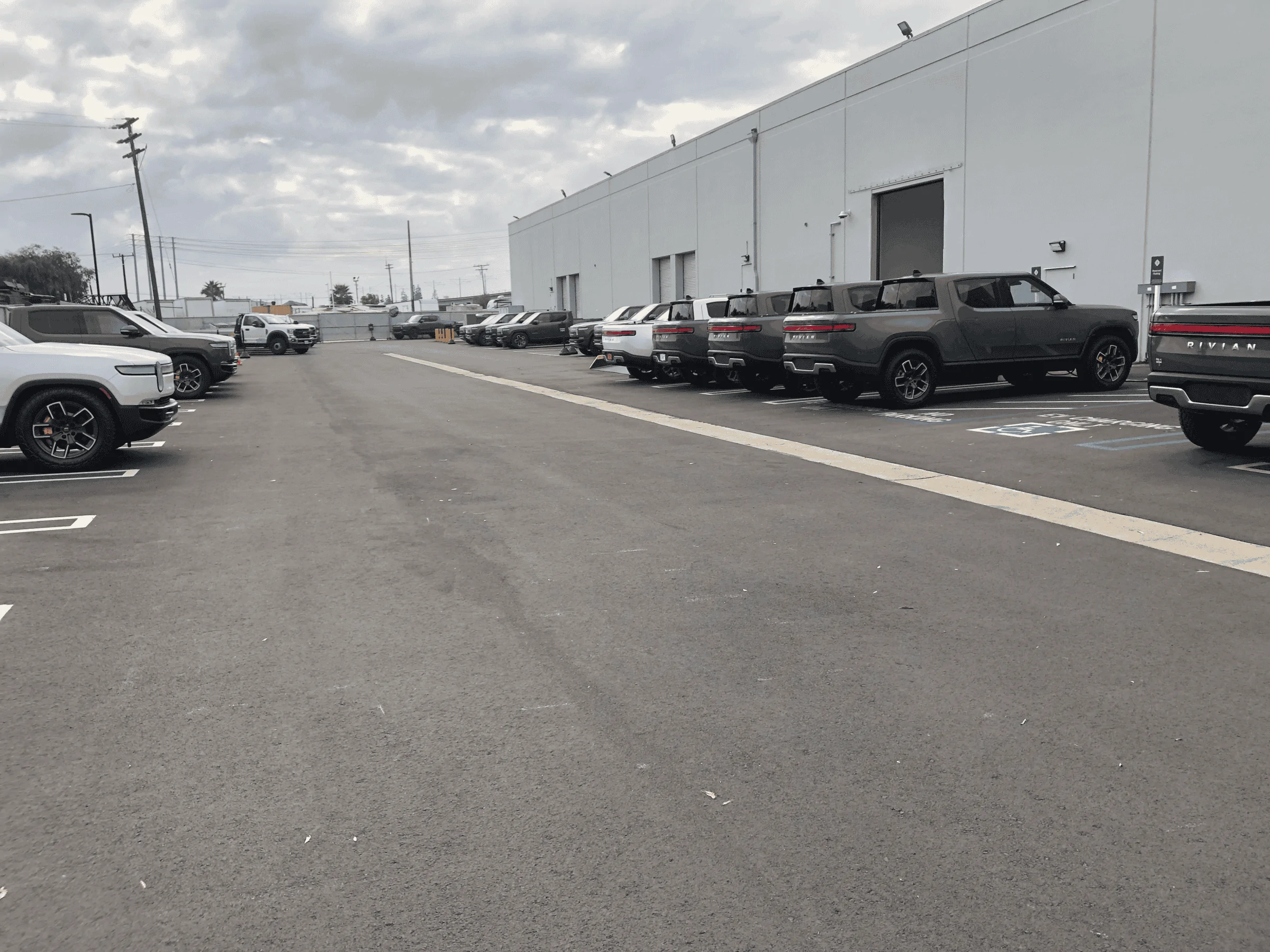 Rivian R1T R1S Real Rivian Photos & Videos 1639758434238