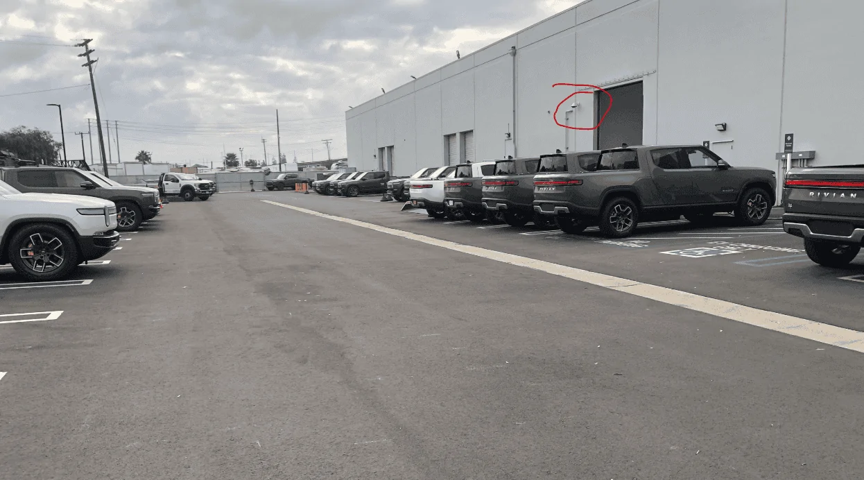 Rivian R1T R1S Real Rivian Photos & Videos 1639759536454