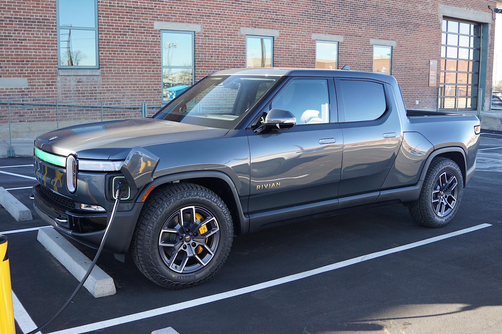 Rivian R1T R1S Colorado Checking In 049997CA-889D-4121-B560-049A79873C53