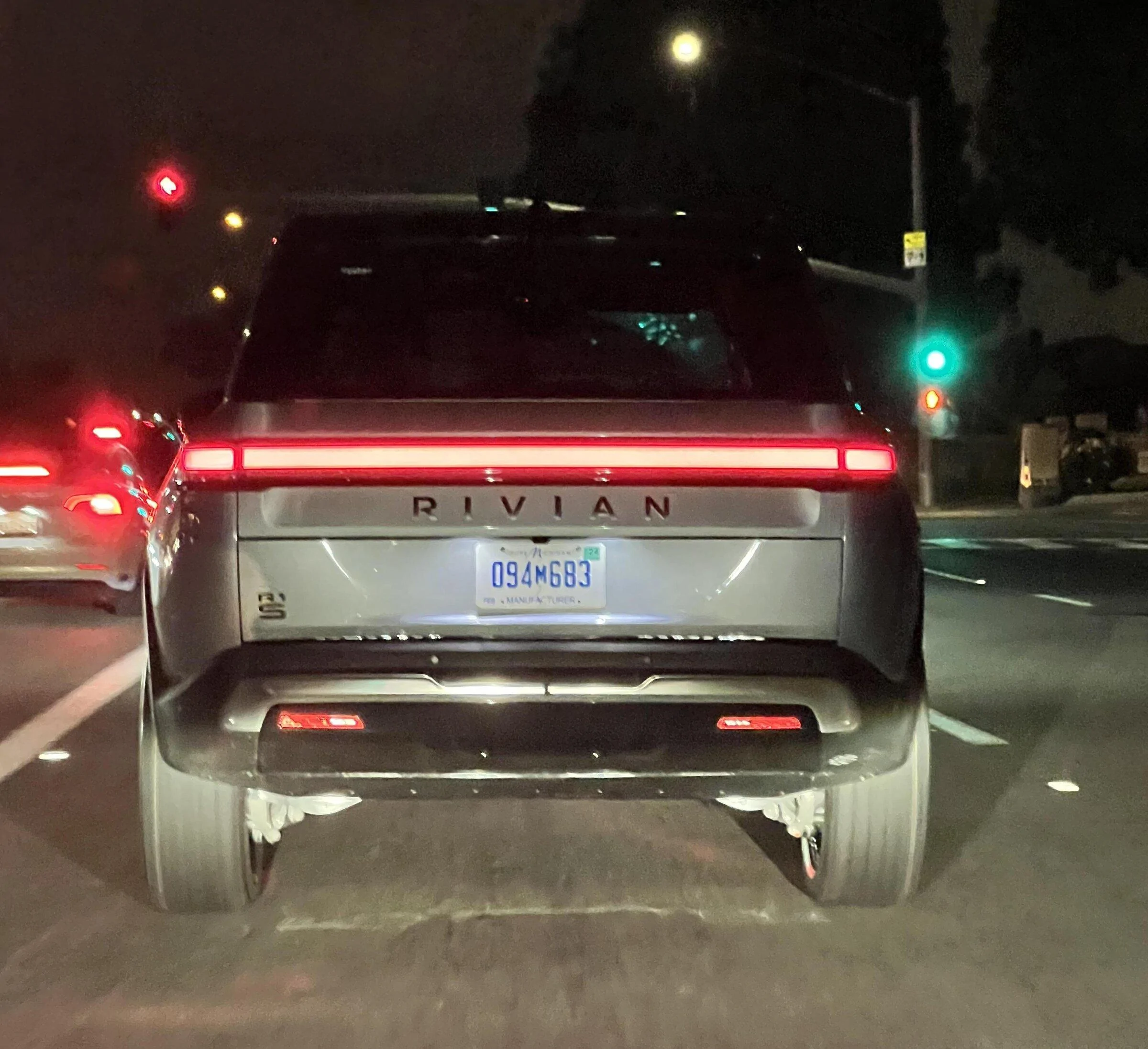 Rivian R1T R1S LA SILVER Rivian Photos bi12nukjwk681