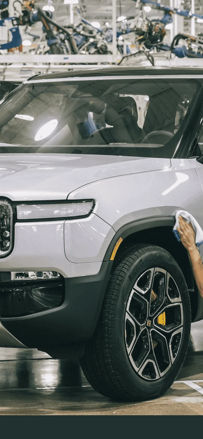 Rivian R1T R1S Rivian: “We made our first R1S deliveries last week to RJ and our CFO Claire” D400D3C4-01F8-4939-ADD3-DA0DC6191631