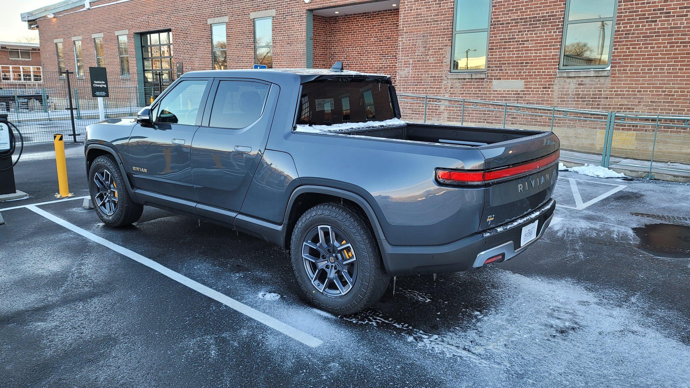 Rivian R1T R1S Pics: Denver Rivian Service Center w/ Interior Photos 20211210_160027