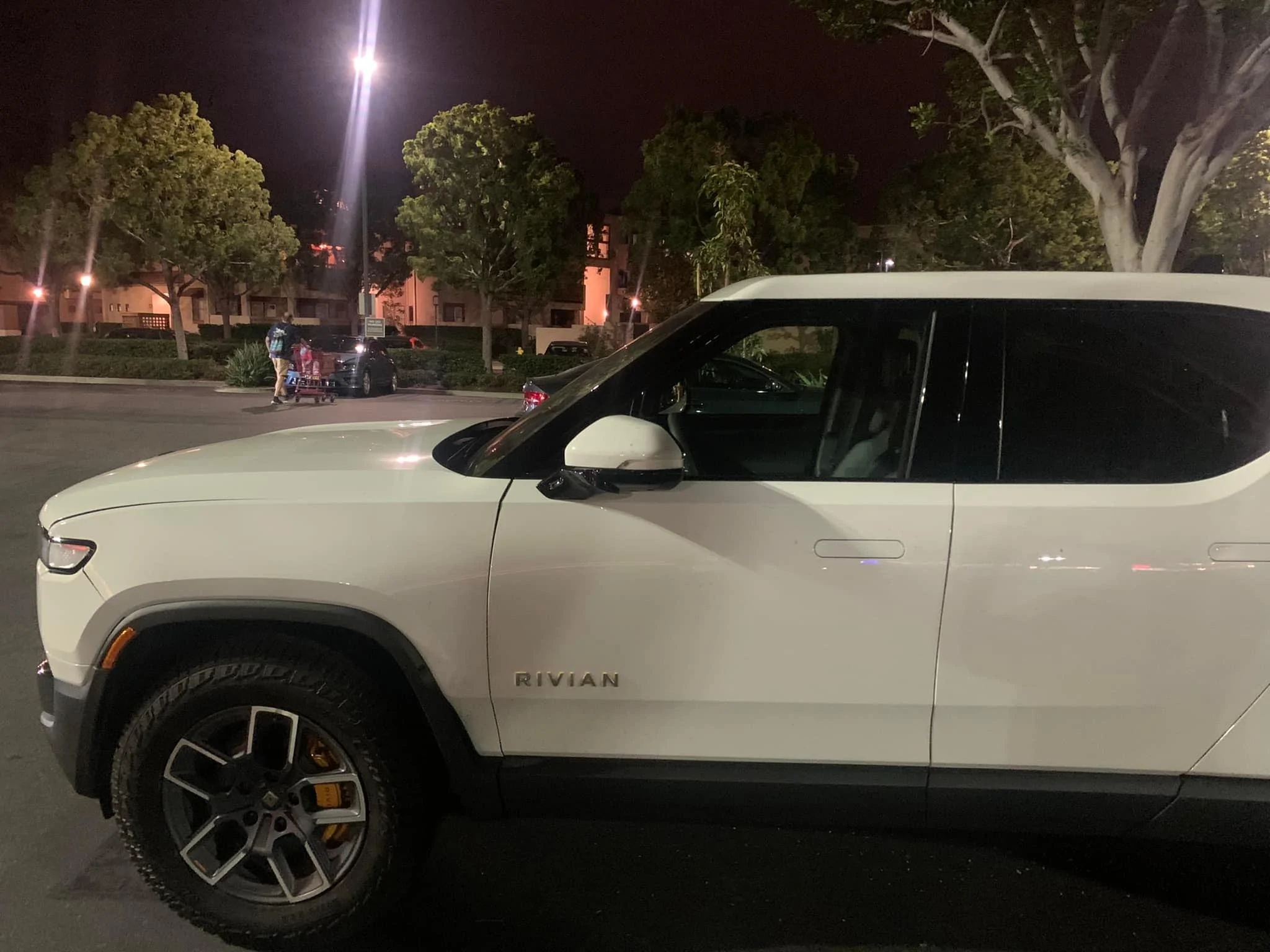 Rivian R1T R1S GLACIER WHITE R1T  Photos 269821527_2968811040113774_8458016895892575227_n