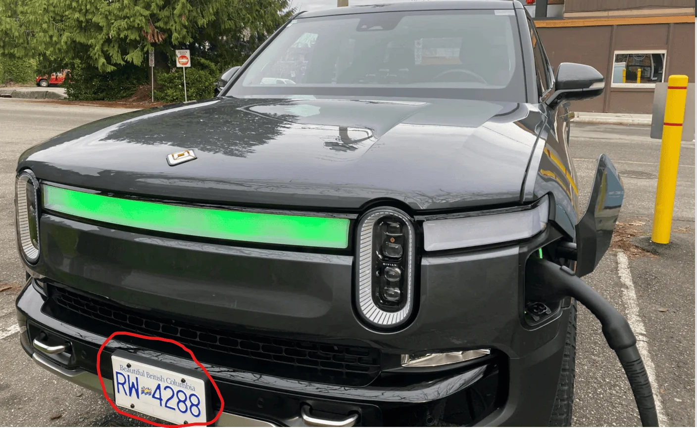 Rivian R1T R1S Rivan Canada Facebook Page 1640275324188