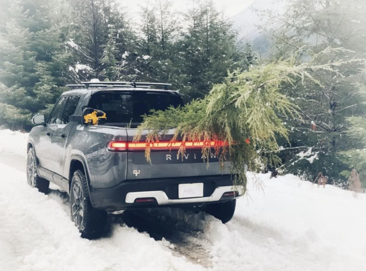 Rivian R1T R1S Real Rivian Photos & Videos 0E970C29-FF67-4AA7-A16A-615F32706980