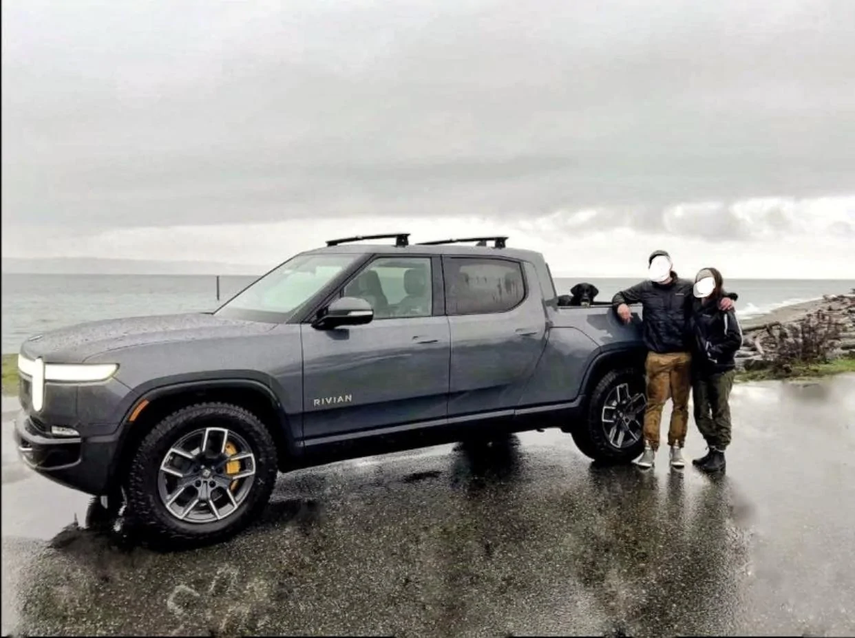 Rivian R1T R1S Real Rivian Photos & Videos BBC42BD7-D6C7-4167-A494-616A5C64DDCB