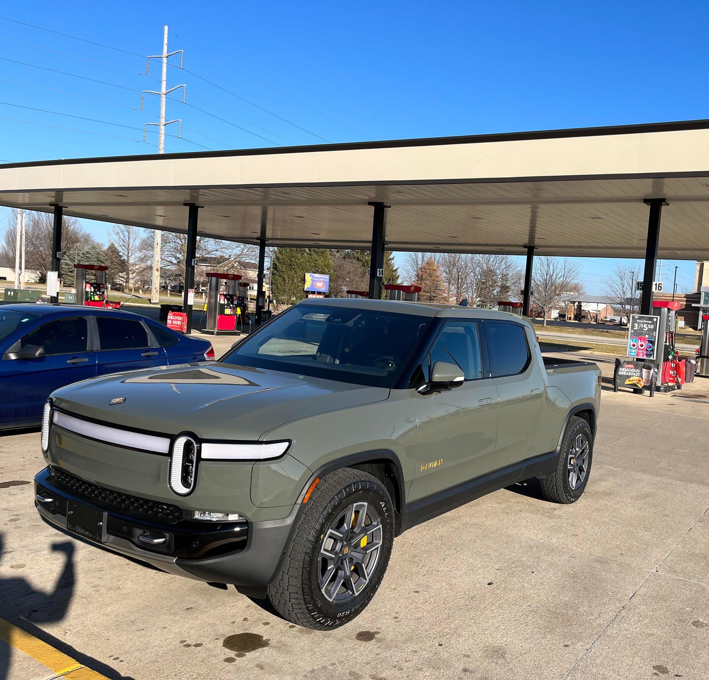 Rivian R1T R1S LAUNCH GREEN R1T Photos hqrchtmxkw781