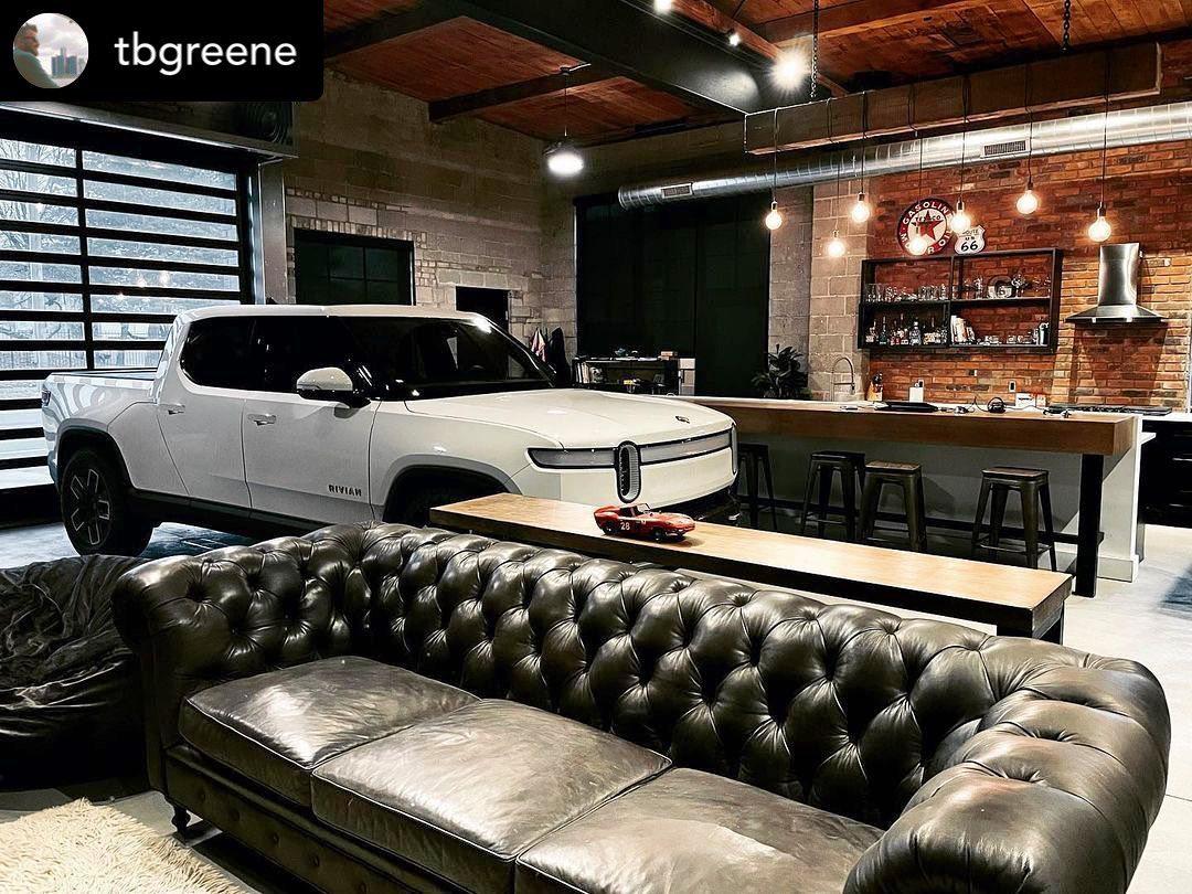 Rivian R1T R1S GLACIER WHITE R1T  Photos 264439153_987470188475422_1269643561892941599_n